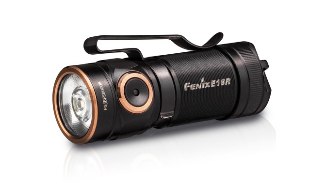 Recenze LED baterky na svcen Fenix E18R